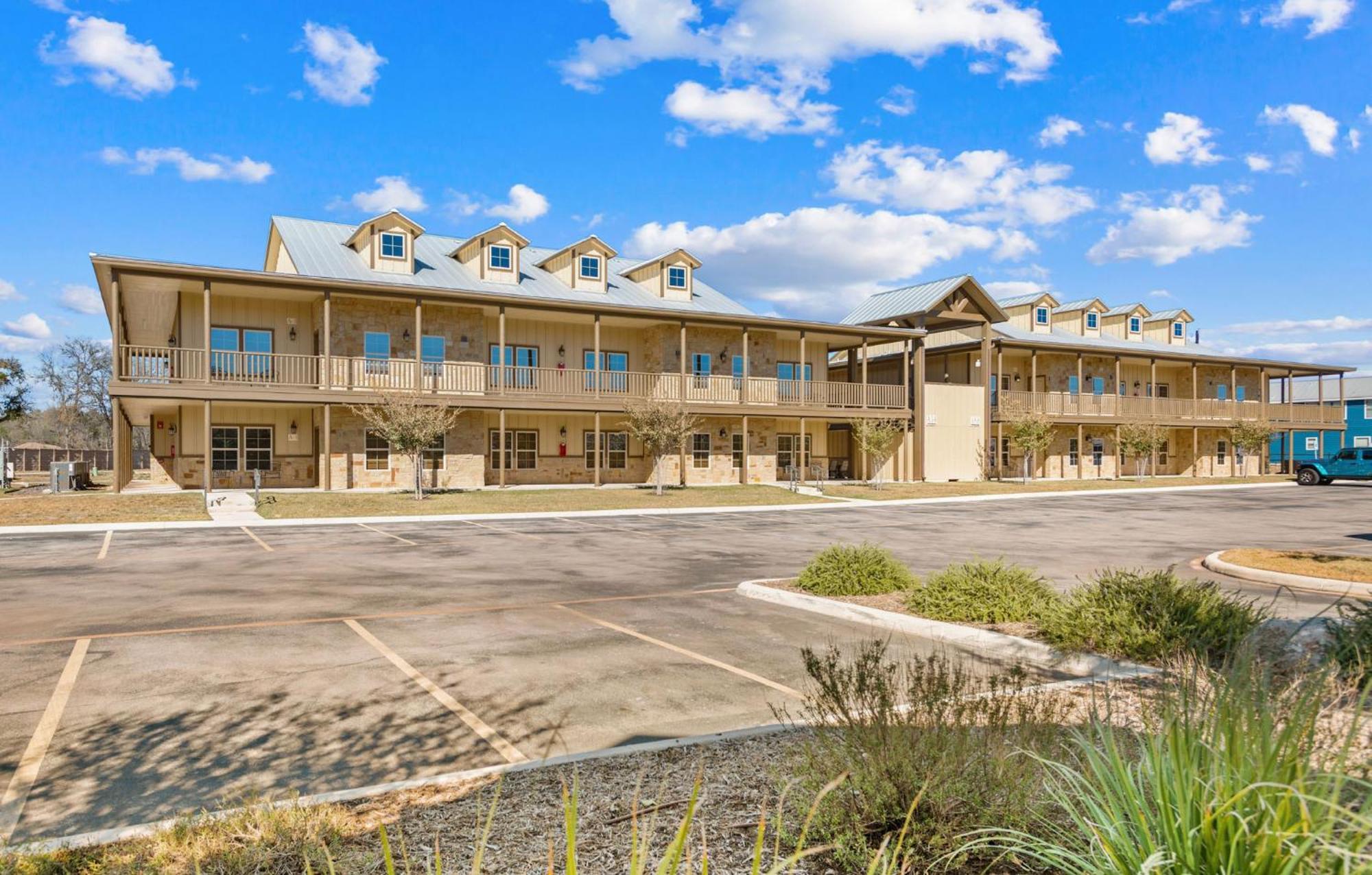 Oma13A14 Gruene Bungalow At Old Mills Resort New Braunfels Εξωτερικό φωτογραφία